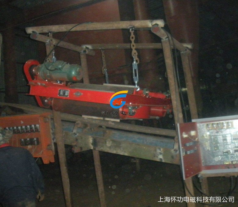 矿石用自卸永磁除铁器产品