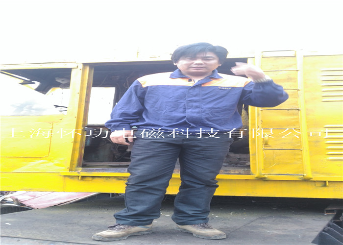 起重电磁铁吸盘厂产品与上海宝杰达合影