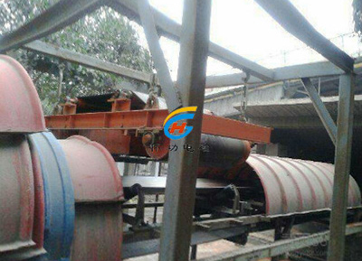 自卸永磁除铁器600*700